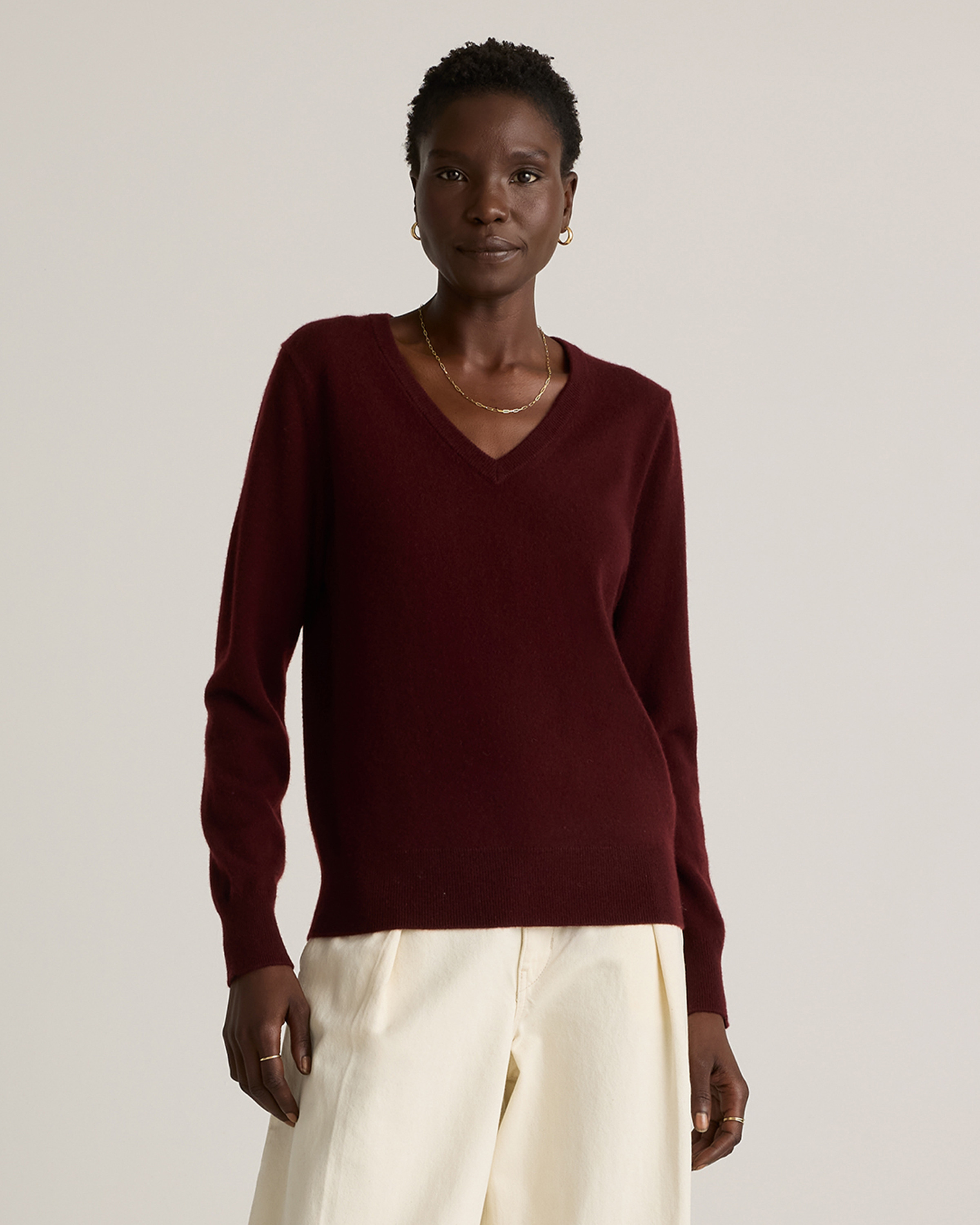 Quince | Women's Mongolian Cashmere V-Neck Sweater in Rich Burgundy, Size XS | Quince