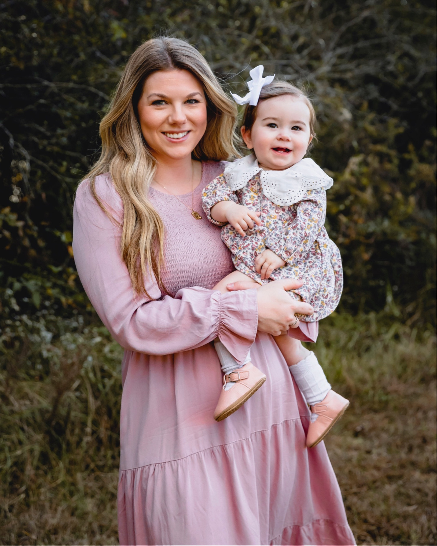 Fall family photo outfit for Mom and daughter!

#LTKfamily #LTKfit #LTKSeasonal