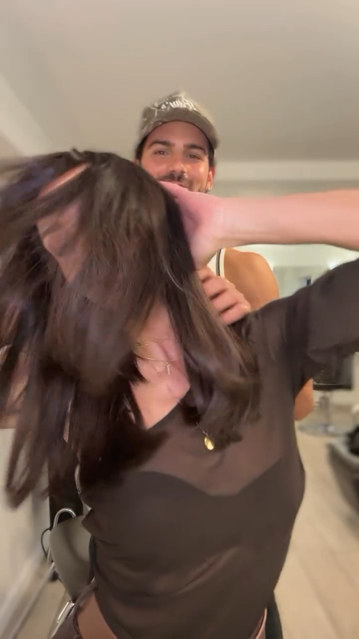 Fresh cut, fresh energy ✂️✨ 

Back to my short hair and I couldn’t be happier!

@mikeygiovanni_ worked his magic as always—lighter, bouncier, and exactly the change I needed. 
There’s just something so freeing about chopping it off and feeling brand new. 💇🏻‍♀️😍

Thoughts?! ⬇️

#LTKBeauty #LTKStyleTip #LTKSeasonal