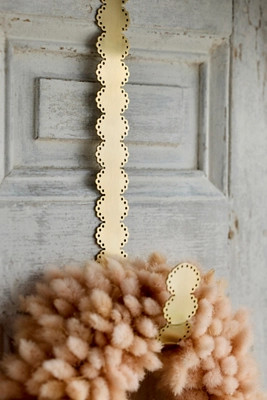 Scalloped Lace Wreath Hanger | Anthropologie (US)