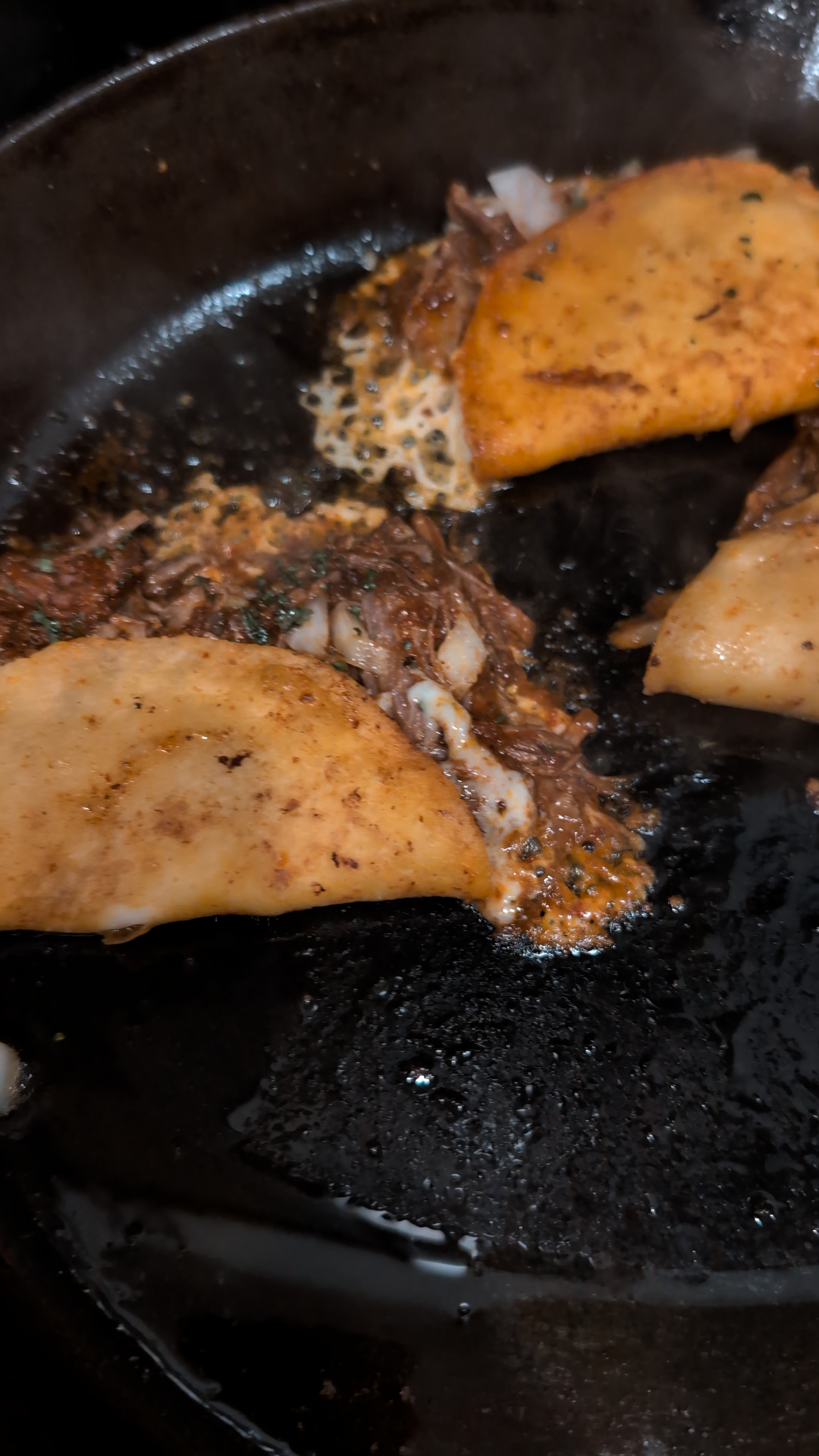 BIRRIA TACOS USING MY FAVORITE CAST IRON SKILLET FROM @TARGET.

#LTKdayinmylife #LTKmomlife #LTKfoodie