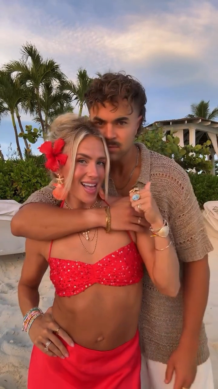 Vacay date night! 🌺 My outfit is I Am Delilah (unlinkable) I linked similar! 

#LTKTravel #LTKFamily #LTKStyleTip