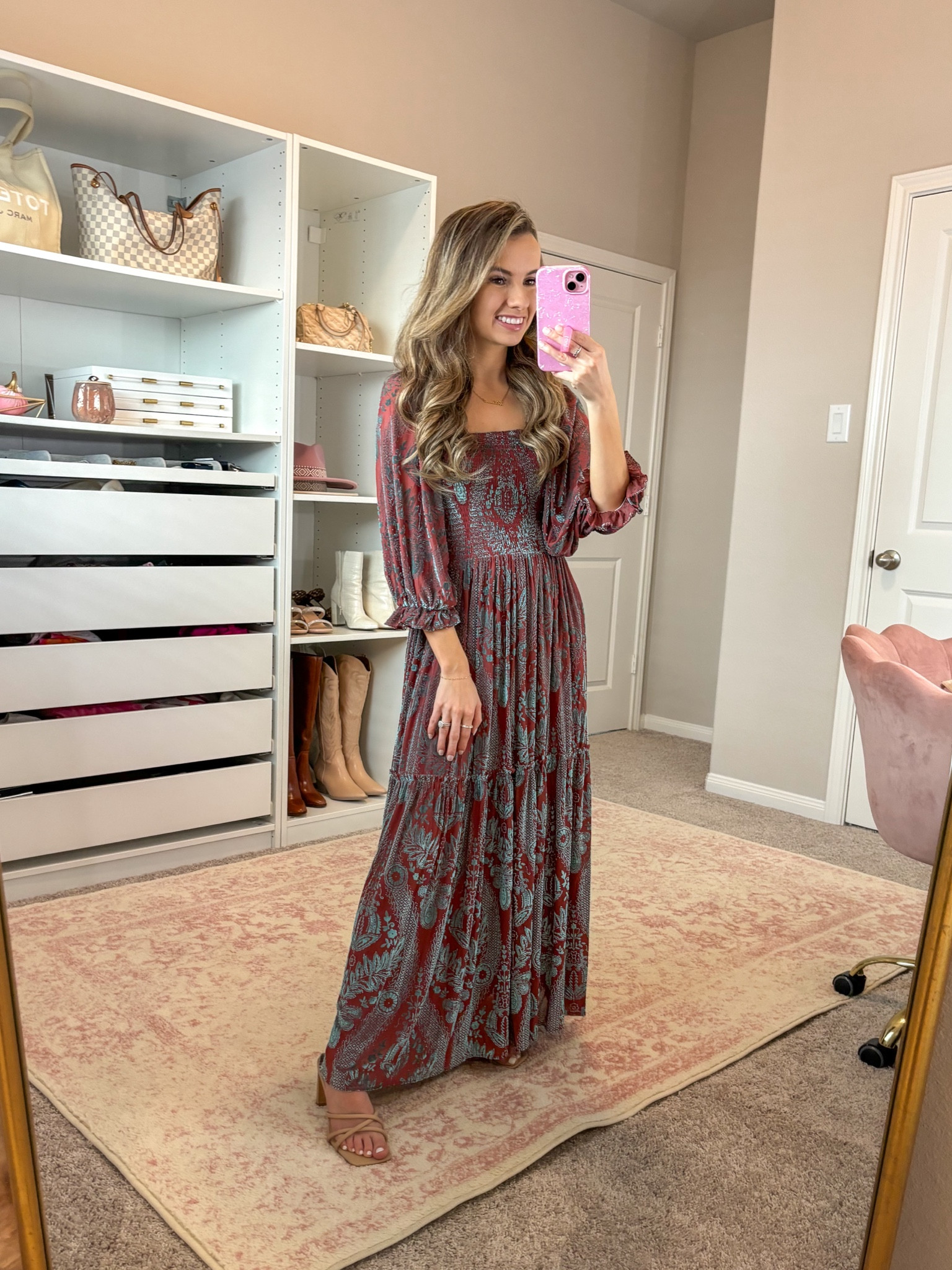 Red dress try-on
Holiday outfits, thanksgiving dress, midi dress 

Dress- small 
