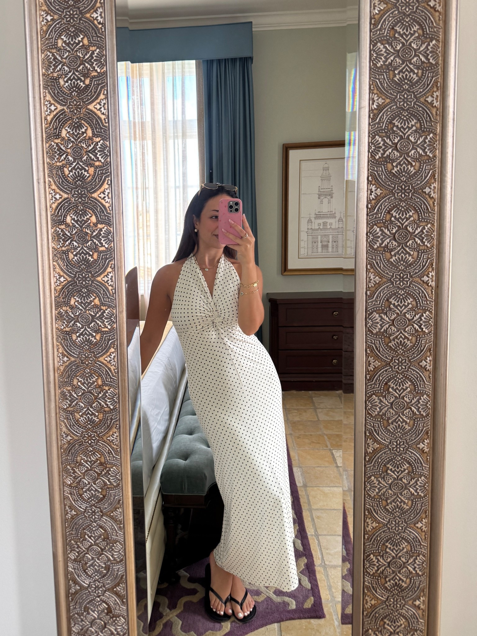 the cutest polka dot dress I wore when I got to my wedding venue - it gave Marilyn Monroe in the most casual way #wedding #weddingoutfits #whitedress