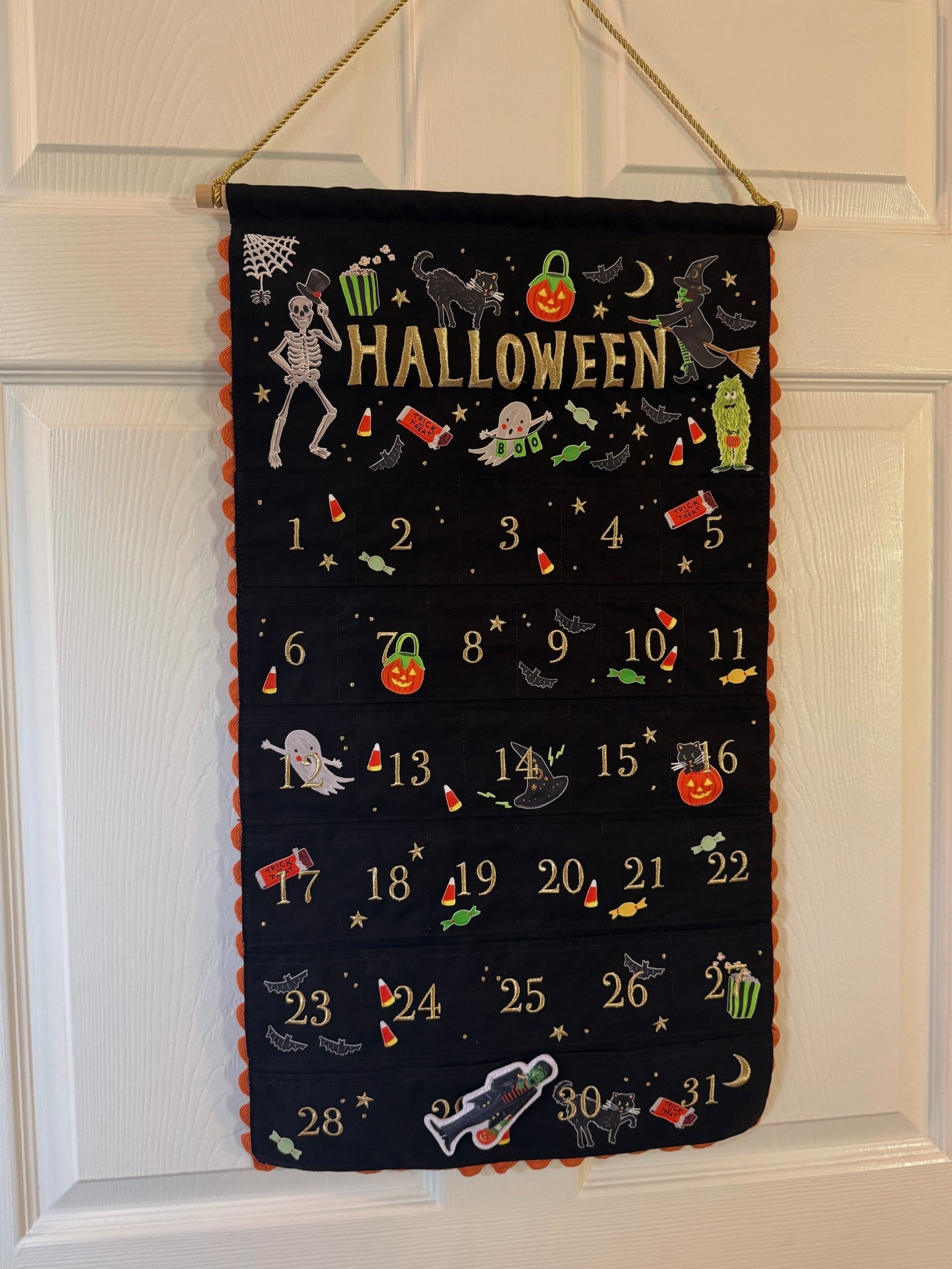 Spook-tacular countdown vibes! 🕷️
The boys are obsessed with moving the little skeleton each day 👻🎃
Such a fun way to build up Halloween excitement!
🧡 Linked on my LTK—grab one before they vanish 🦇
#CountdownToHalloween #SpookySeason #LTKHoliday #FamilyTraditions #HalloweenDecor


#LTKSeasonal #LTKHome #LTKFamily