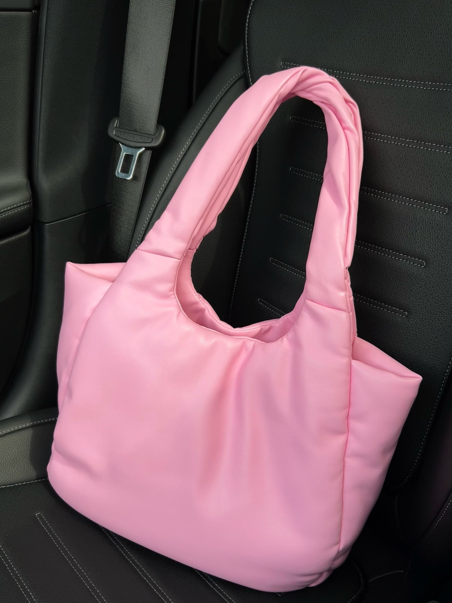 Literally the best bag ever👛
It was supposed to be a gym bag but it’s now my everyday carry!

#LTKstyletip #LTKitbag #LTKGiftGuide