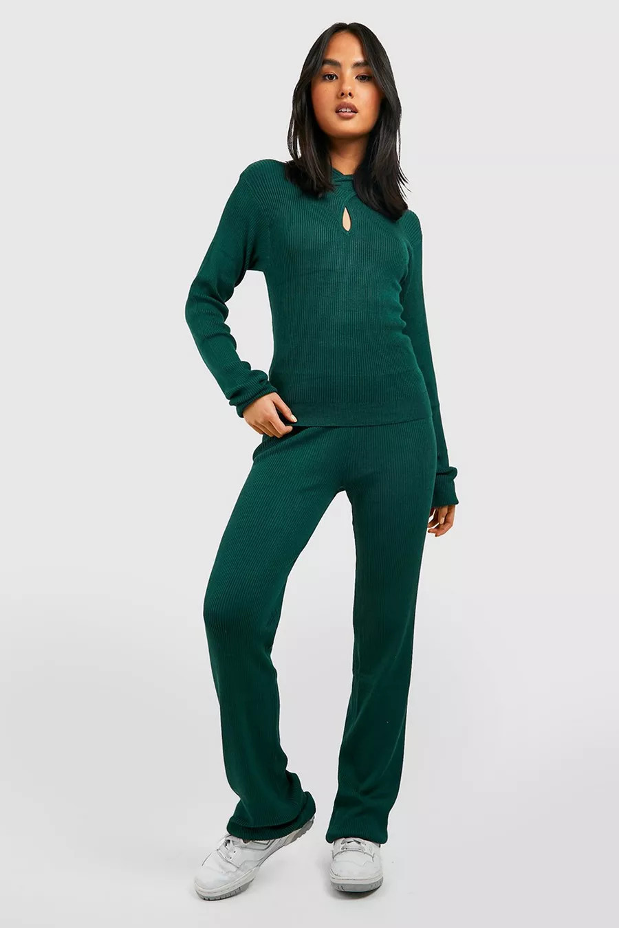 Geribbelde Gebreide Cut Out Top En Flared Broek Set | Boohoo.com (NL)