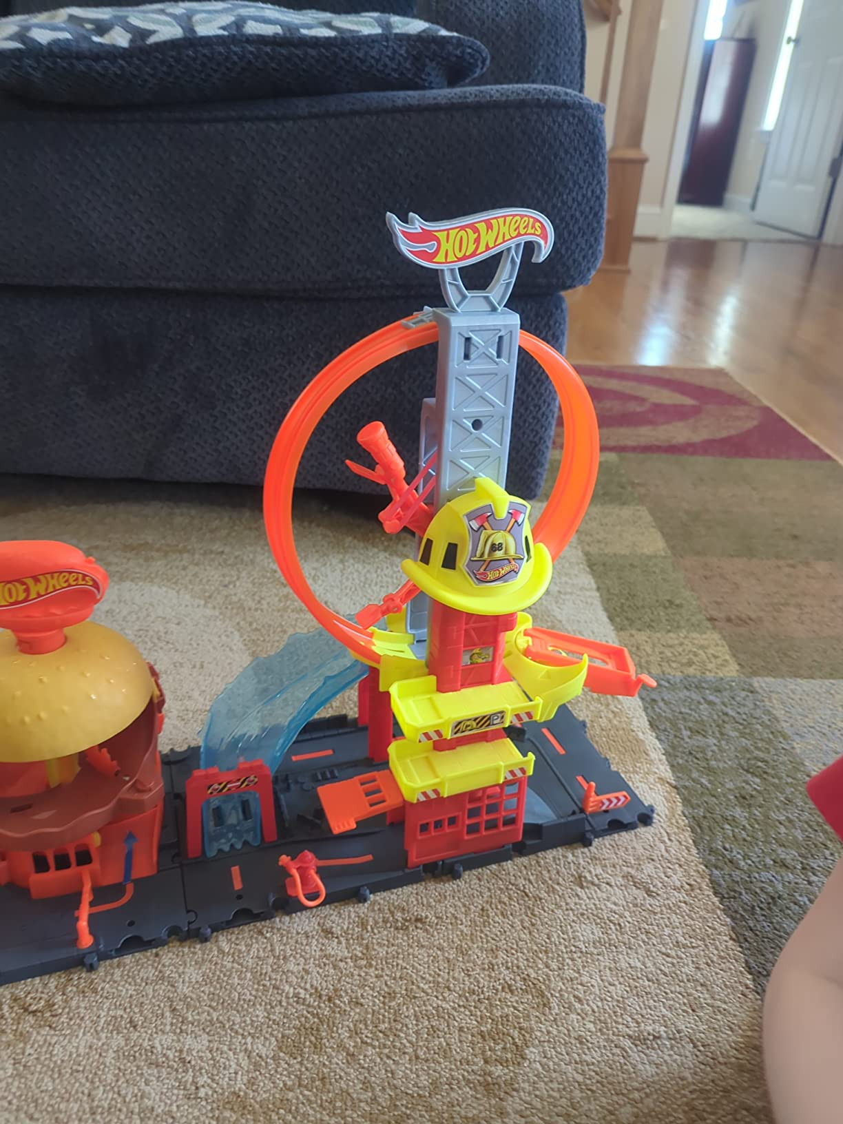 Hot Wheels Toy Car Track Set City Super Loop Fire Station & 1:64 Scale Firetruck, Connects to Oth... | Amazon (US)