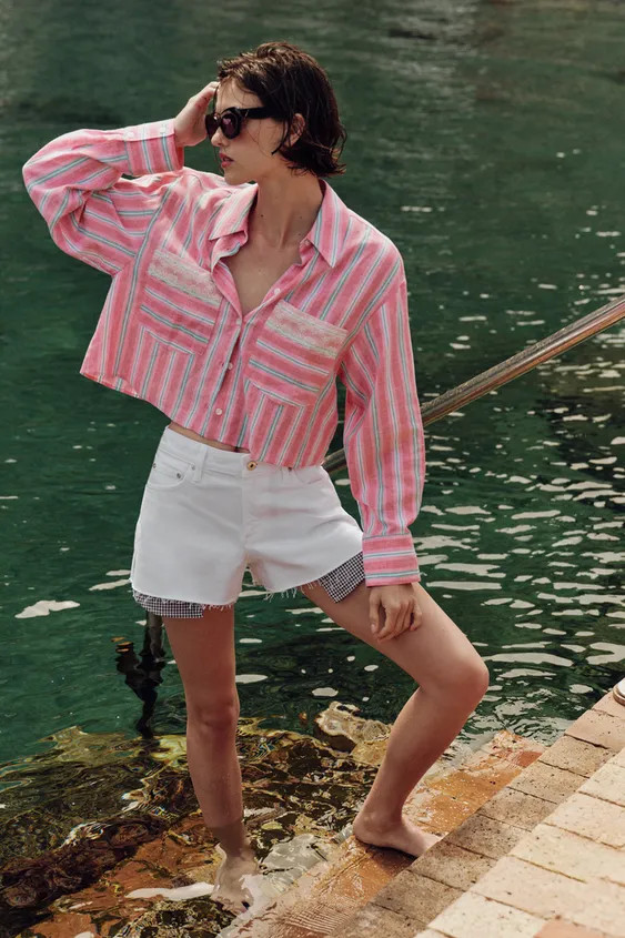 Cropped shirt made from a viscose and linen blend. Features a lapel collar and long sleeves. The ... | Zara US