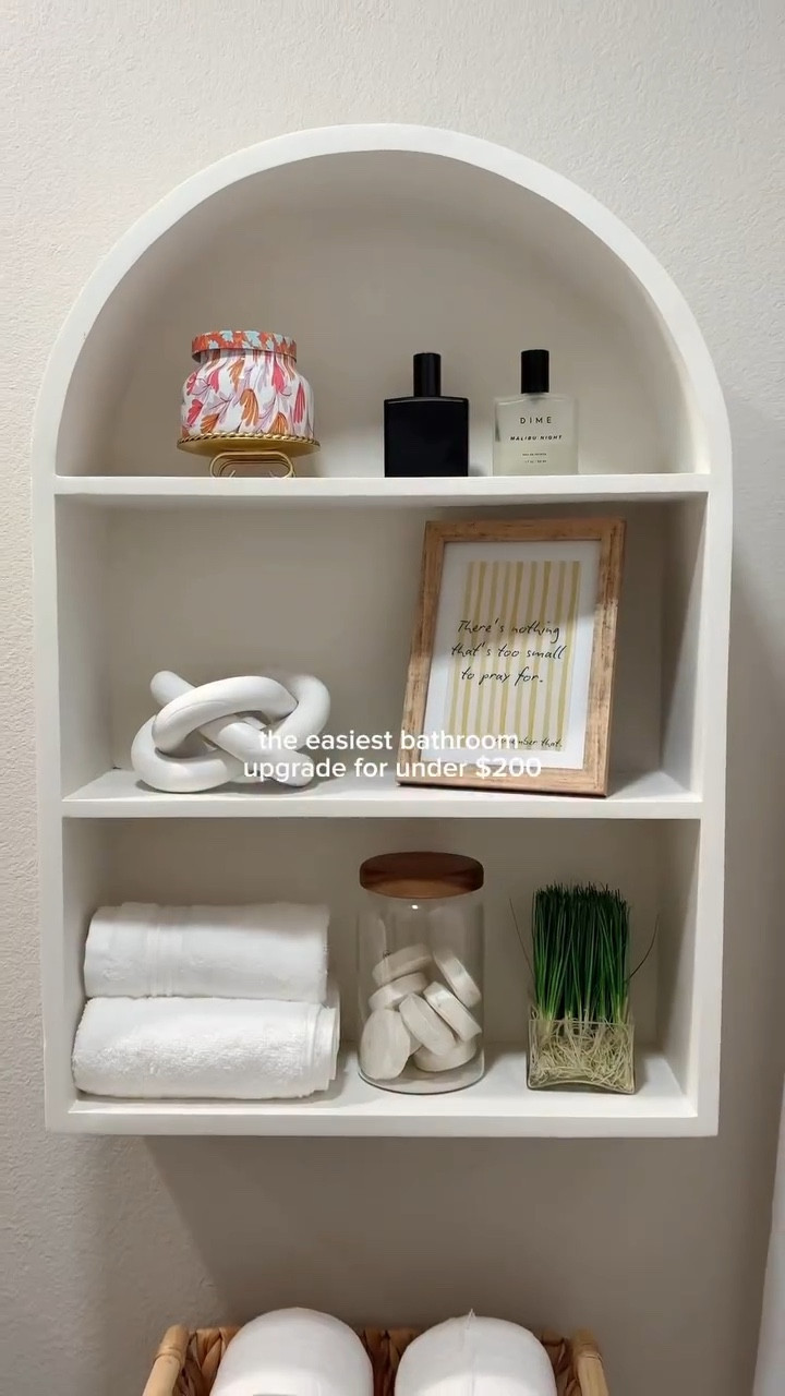 obsessed with this bathroom shelf ☁️🌷🫶🏼 

#homedecor #bathroomdecor #bathroomshelf #bathroomshelfinspo #aesthetichome @kateandlaurel

#LTKHome #LTKvlog #LTKSaleAlert