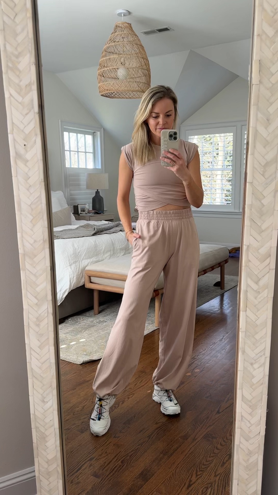 Wasn’t sure if I would like this set, but I actually love it! Wearing a small & comes in a few colors. Size down 1/2 in sneakers 