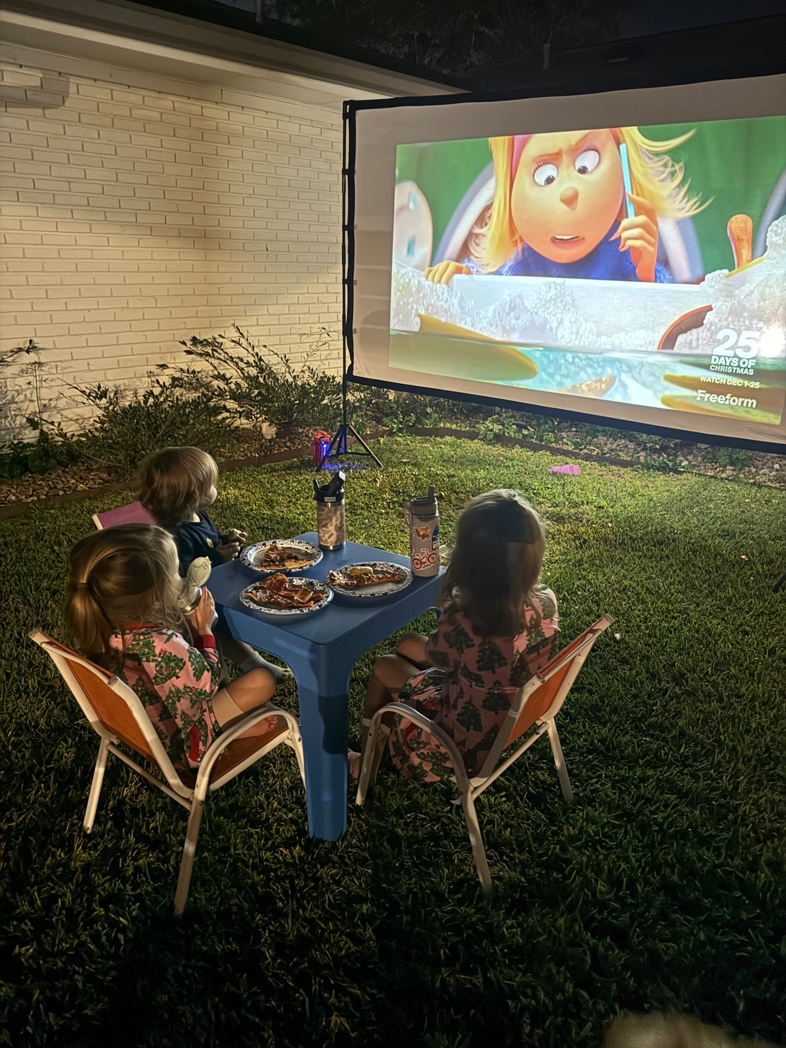 Projector & screen 

#LTKGiftGuide #LTKSaleAlert #LTKmomlife