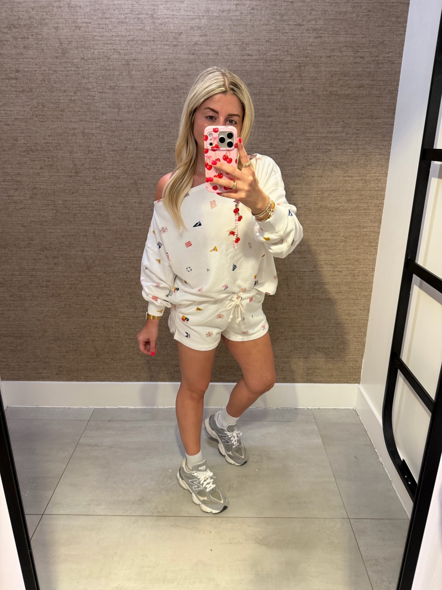 New matching set on sale
Size small
Sneakers tts

#LTKootd #LTKSaleAlert