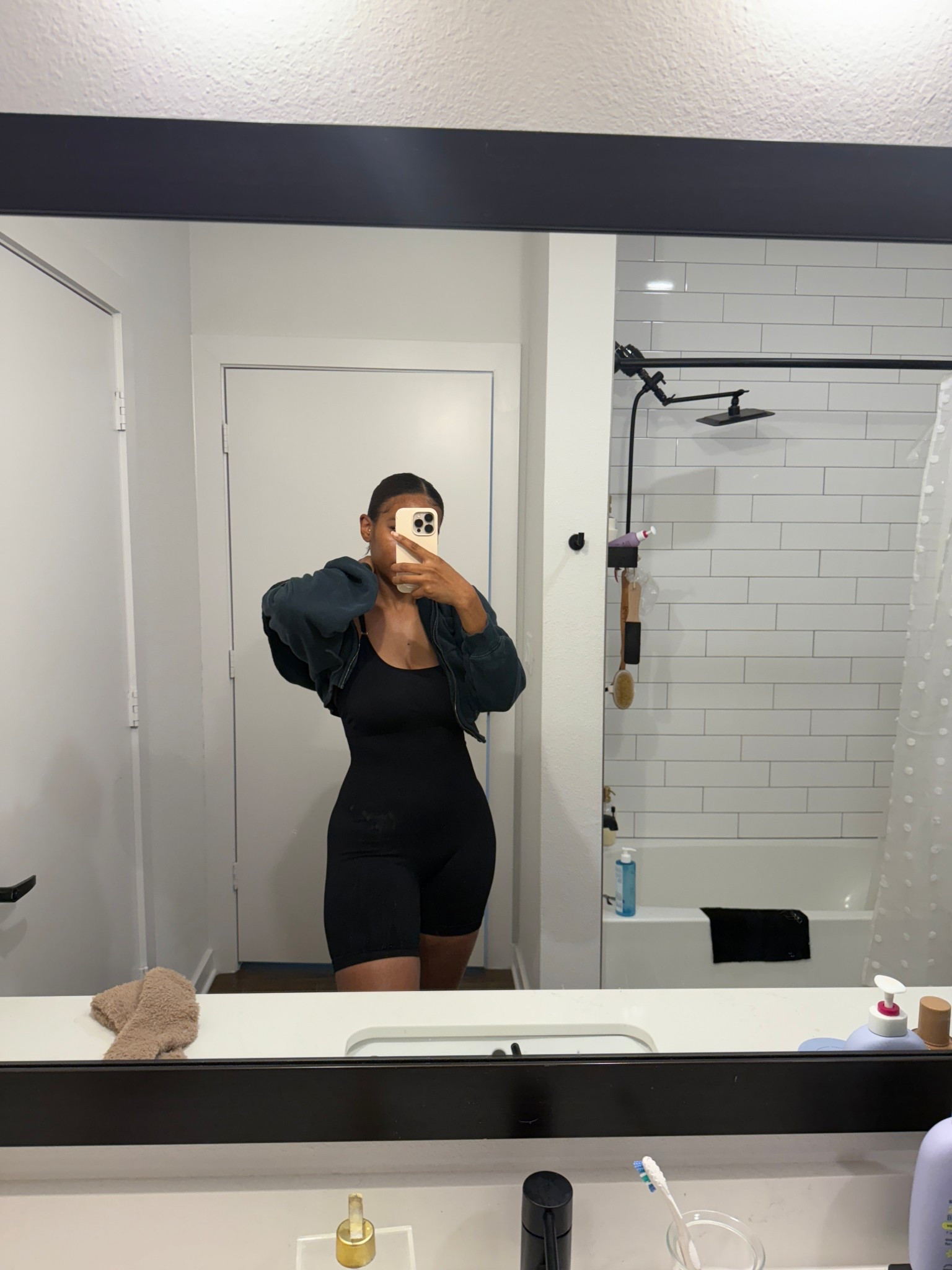 Looking good = feeling good! It’s a must :)