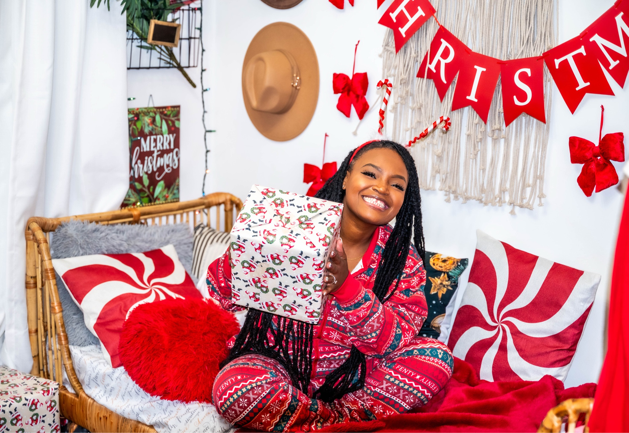 Last-minute Christmas gift ideas from Amazon that you can still receive on time 🎄🎁
Fast shipping, easy wins, and gifts people will actually LOVE — perfect if you’re finishing up your list right now.
I linked all my go-to last-minute Amazon finds on LTK so you can shop stress-free and still get everything under the tree!

#lastminutechristmas #amazongifts #christmasgifts #holidaygifting #giftideas #christmasshopping #LTKholiday #LTKfinds #LTKsale #shoppingfavorites #onlineshopping #holidayready #giftsforeveryone #ShoppingWithPriiincesss #Atlantamom #AtlantaCreator #Atlantacontentcreators

#LTKHoliday #LTKselfcare #LTKGiftGuide