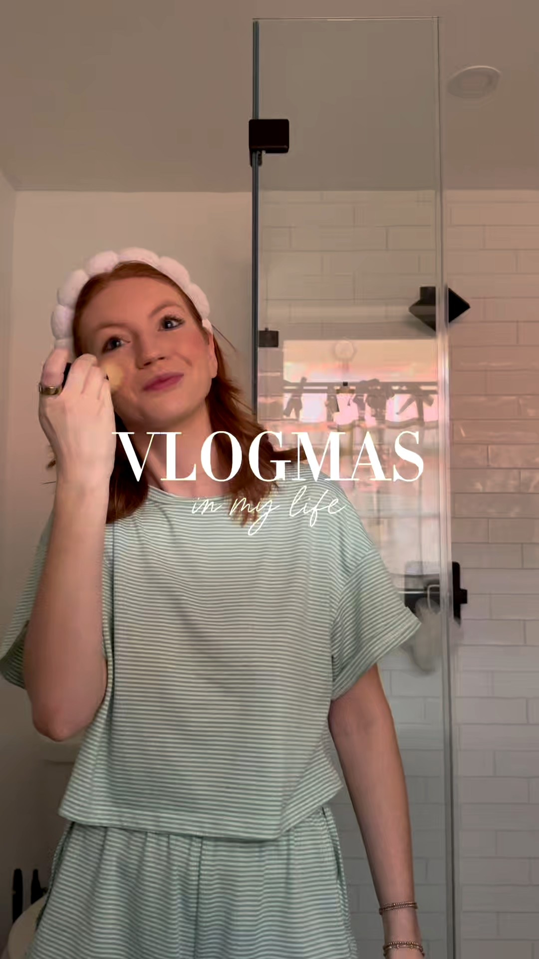 spend the morning with me in the most ideal way🎄🎄🎄

#LTKvlog #LTKHoliday #LTKmorningroutine