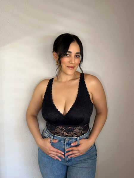 The bra/bodysuit of your dreams! This lace bodysuit from Cosabella can be worn as intimates or on its own. The support is DD approved. 

Bodysuit // M
Jeans // M



#LTKstyletip