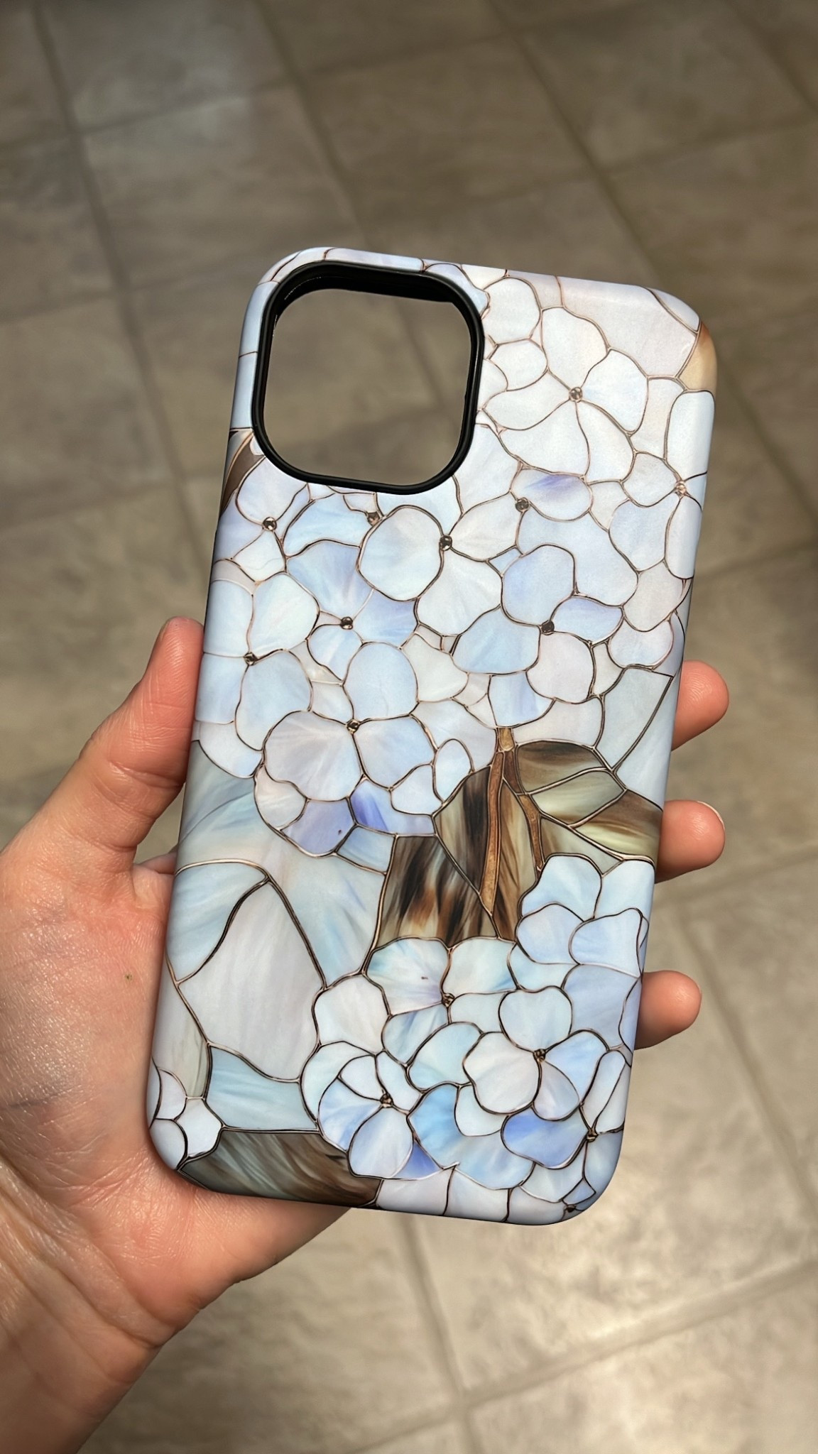 Needed a new phone case and I found this beautiful one that looks like stained glass hydrangeas! 💙

#LTKSaleAlert #LTKHome #LTKTravel