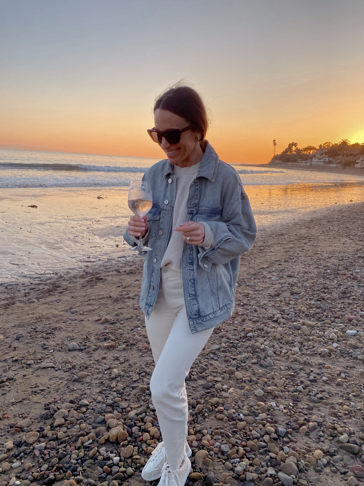 Tonight’s outfit 
Oversized denim jacket 
Cream straight leg jeans 

#LTKstyletip