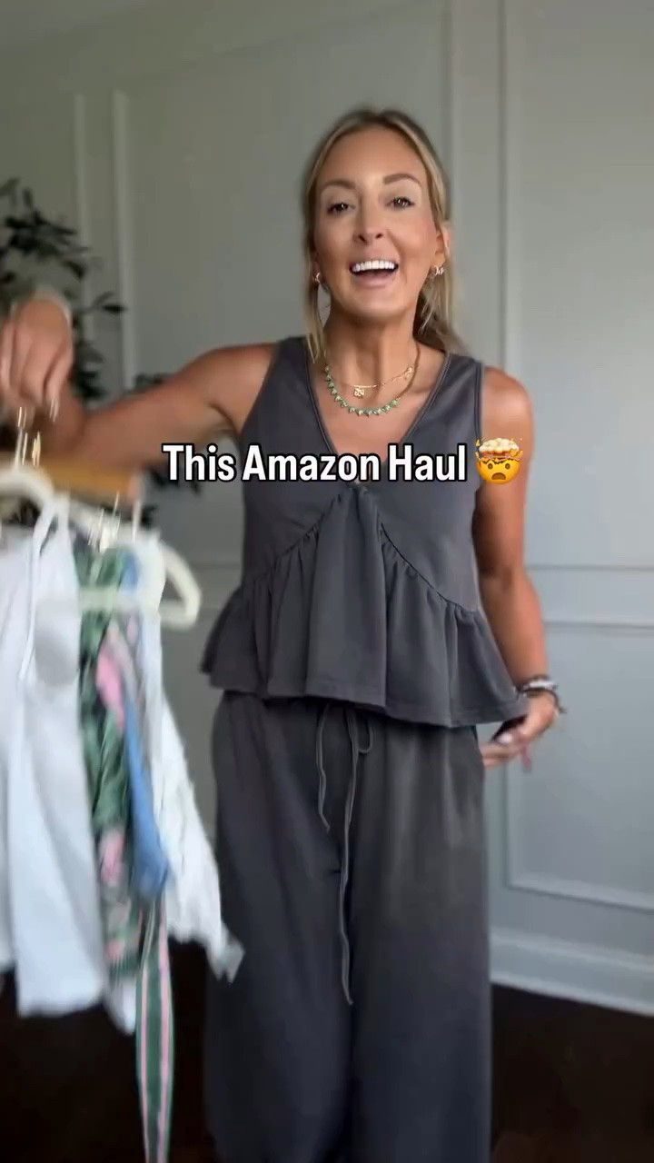 🤩👏🏼 I hit the jackpot this week with these finds! The cutest summer sets, pants you can wear all summer and into Fall (would be perfect for teachers too) and vacation outfits! 

#summeroutfitideas #teacheroutfit #vacationoutfit