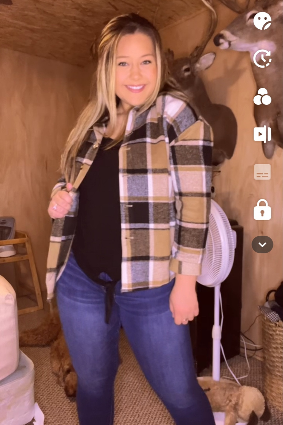 Love this casual fit for Friday at the bank!! We love Friday’s because we get to wear cute tops and jeans!🙌🏽 This Shacket from Amazon is so warm and comfy!! And these jeggings from American Eagle will forever be my favorite!

#LTKstyletip #LTKworkwear #LTKunder50