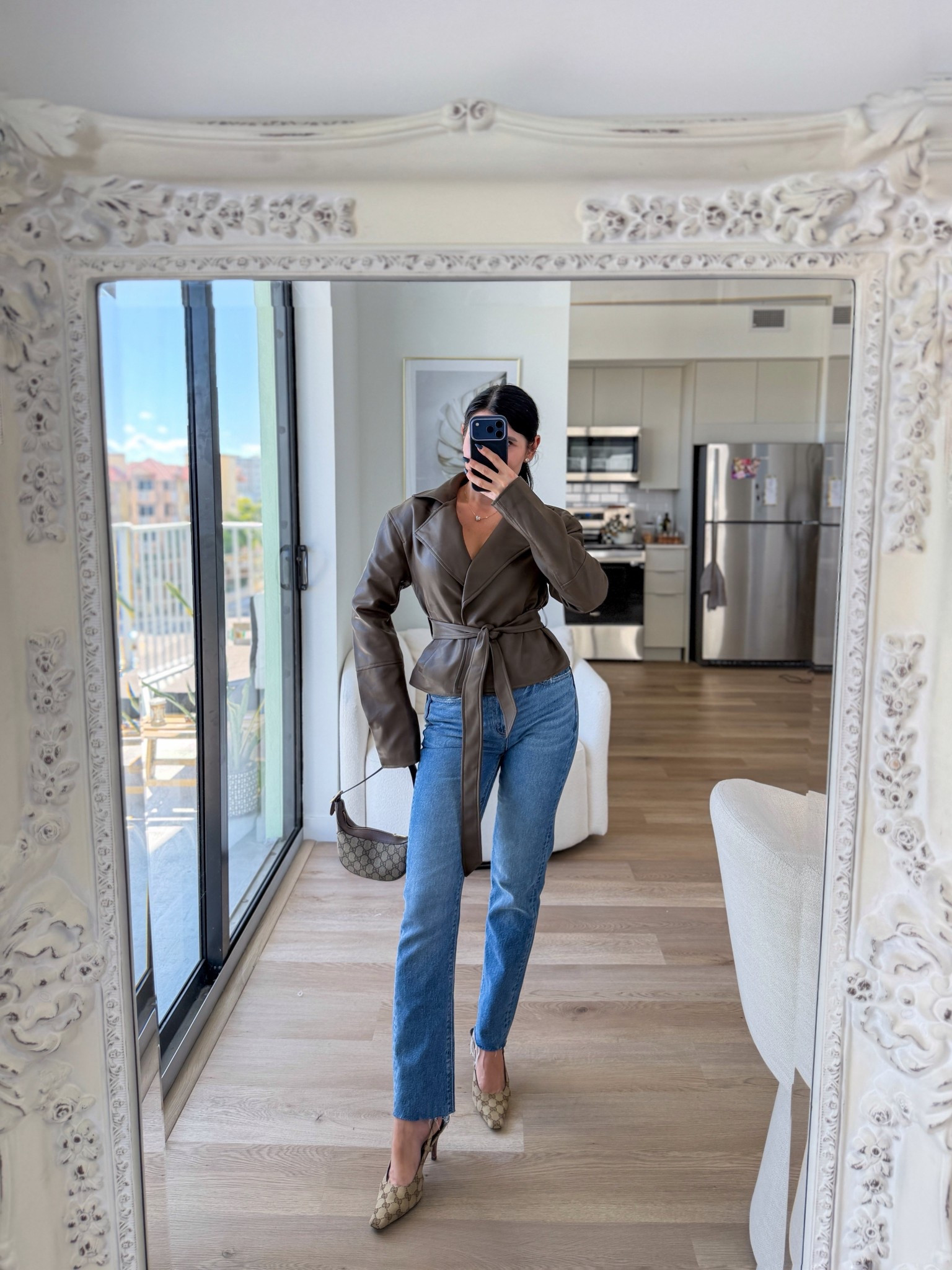 Brown olive green faux leather tie up jacket 

#LTKootd #LTKFindsUnder100 #LTKSeasonal