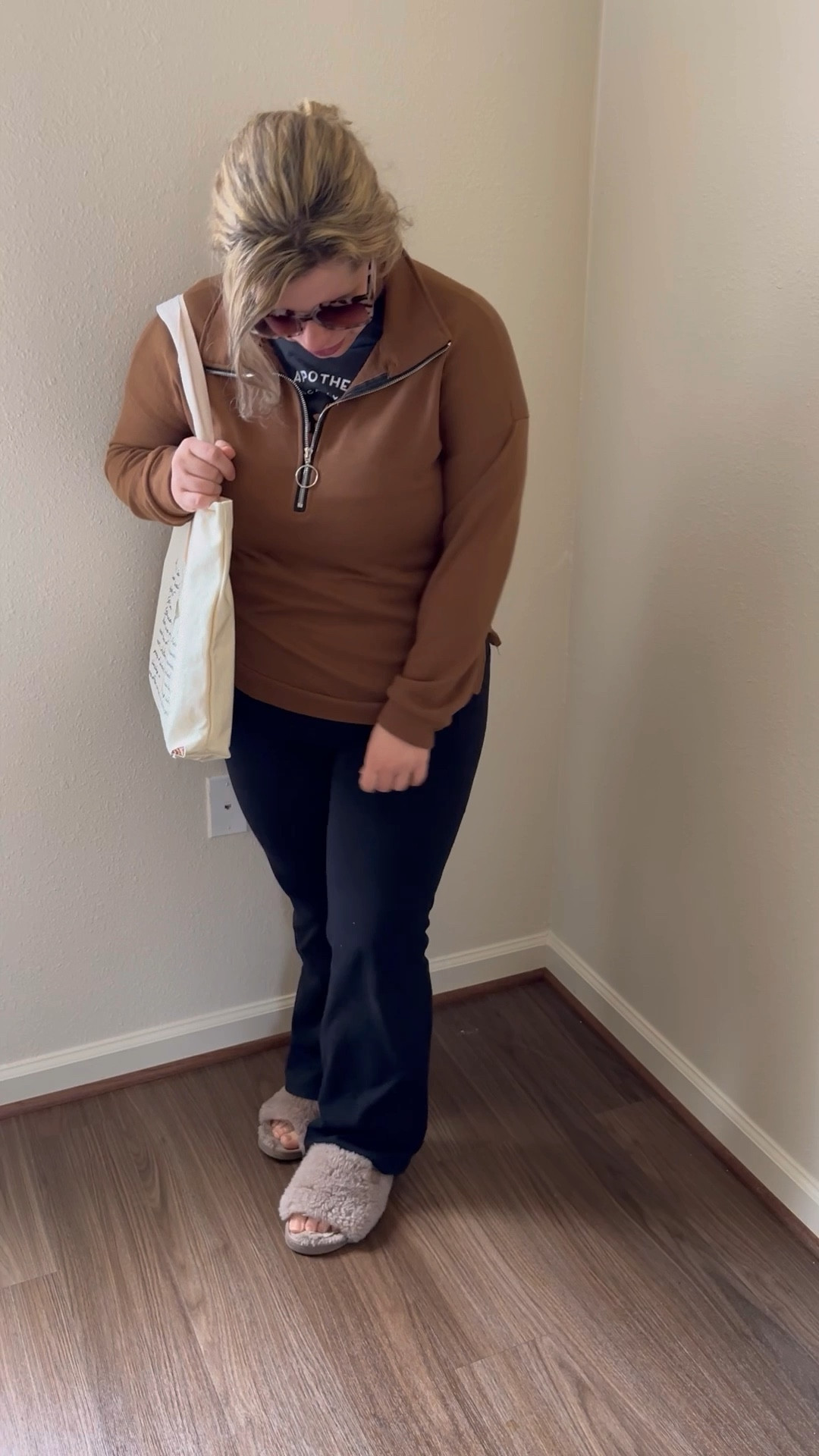 Size medium in the quarter zip pullover
Size large in the flared legging yoga pants


#LTKunder50 #LTKfit #LTKcurves