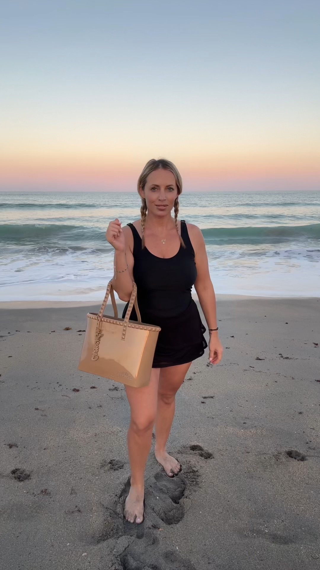 Carmen Sol beach bag 

#LTKFindsUnder50 #LTKFindsUnder100