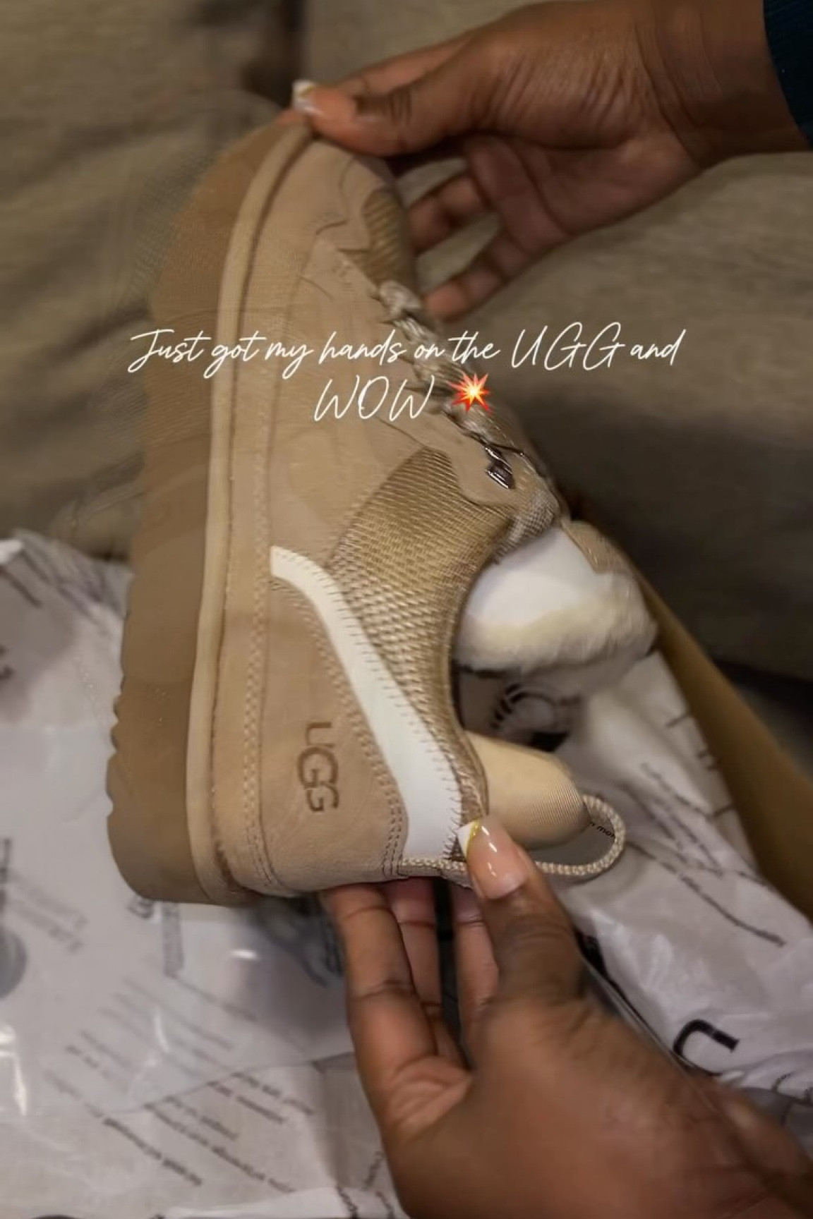 Keeping it cozy, one step at a time with 
 @ugg sneakers. 
#UGGSneakers #WarmInStyle 

Which outfit would you pair these with?

#CozyInStyle #ugg 
#comfortmeetscool #uggseason #winterseason