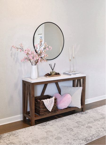 Spring entryway table 



#LTKSeasonal #LTKhome