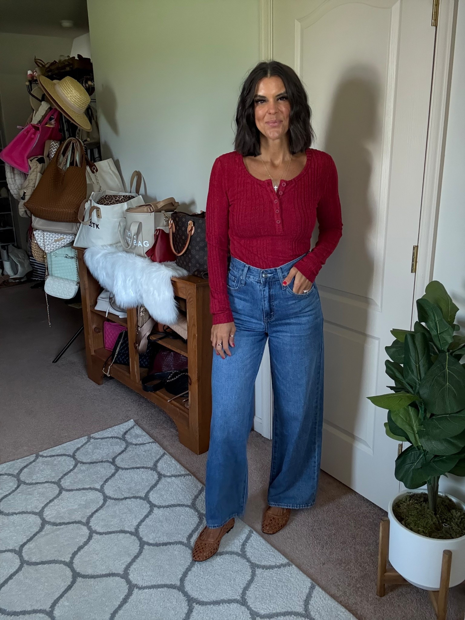 I’m 5’5 and in size small I’m top, size 26 in jeans

#LTKSeasonal #LTKFindsUnder100