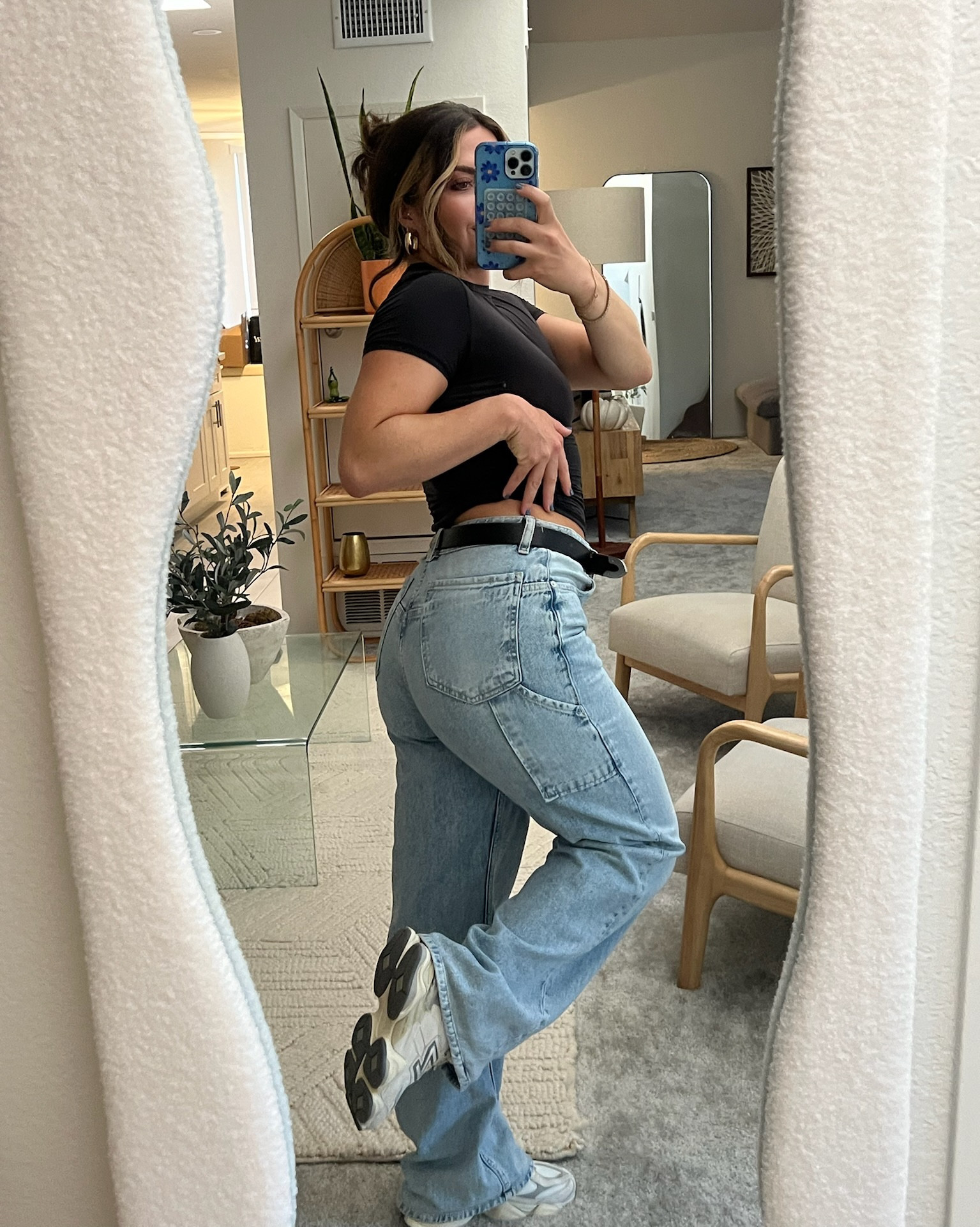 Fall fit check 👟🖤

#LTKSeasonal #LTKFindsUnder100 #LTKSaleAlert