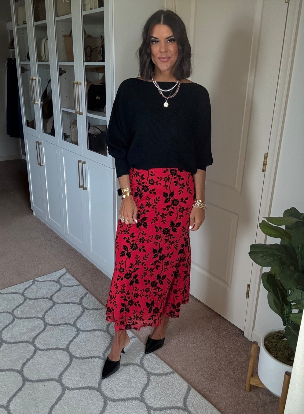 Sweater is one size fits all Skirt small

#LTKFindsUnder100 #LTKSeasonal