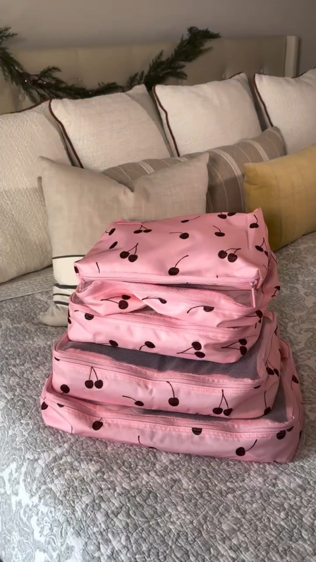 Holiday packing… but make it cozy and cute 🍒✈️
There’s something about starting a trip with an organized suitcase that just hits different. These CALPAK packing cubes in Blossom Cherry make packing feel effortless, aesthetic, and stress-free—so I can focus on the fun part of traveling ✨

Perfect for holiday trips, weekend getaways, and anyone who loves a pretty (but practical) travel essential 🤍

Comment “Packing Cubes” to get a LINK in your DM 

#HolidayTravel #CalPak 
#PackingCubes
#TravelEssentials
TravelInStyle