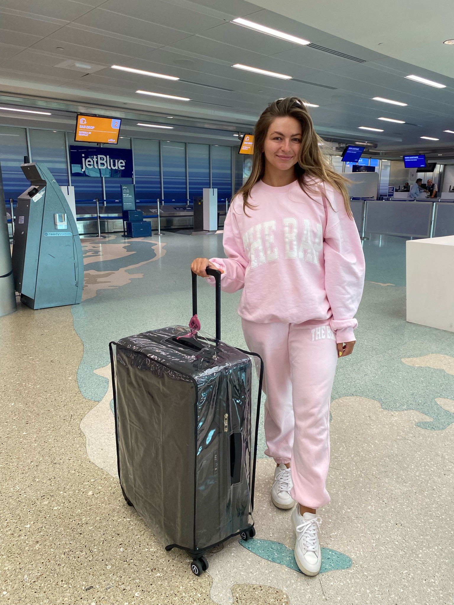 Travel OOTD✈️ off to Nashville!
Linked suitcase protector ideal for traveling!