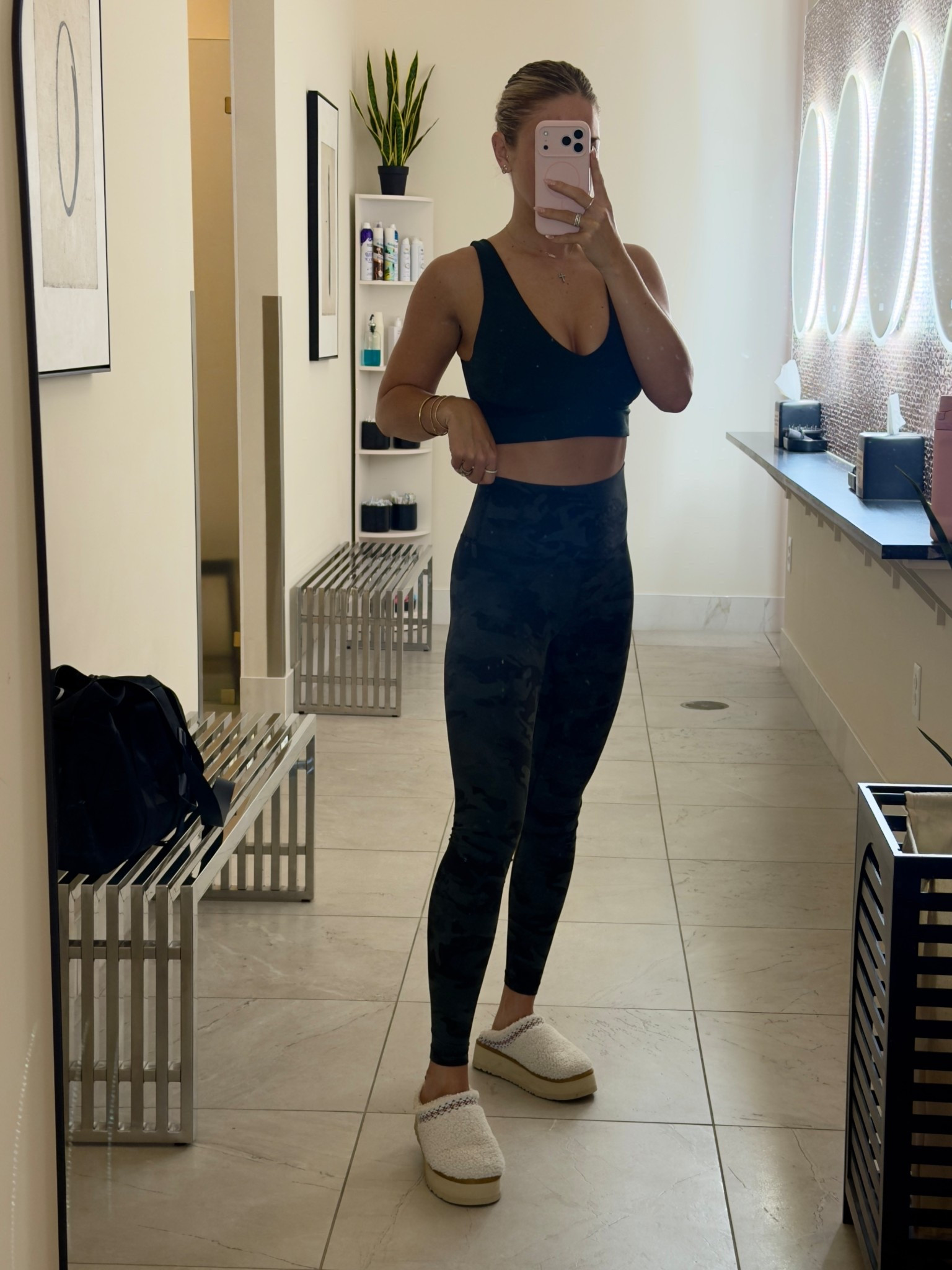 Wearing a medium in top and small in bottoms ✨

#LTKTall #LTKmomlife #LTKActive