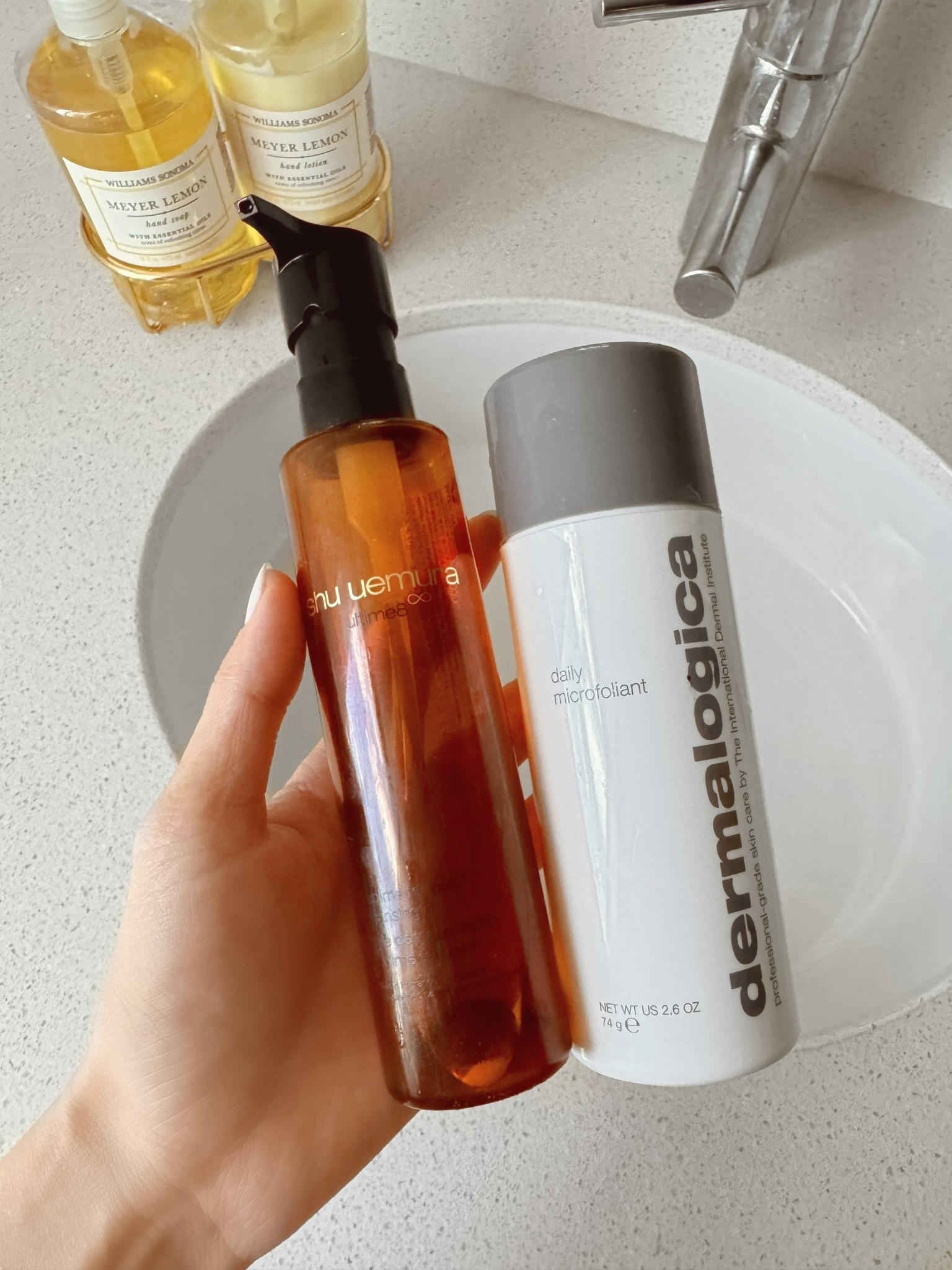 My skin has been loving this product combo! I just feel like my skin is soooo soft smooth and hydrated when I use these products each night 😍😍😍