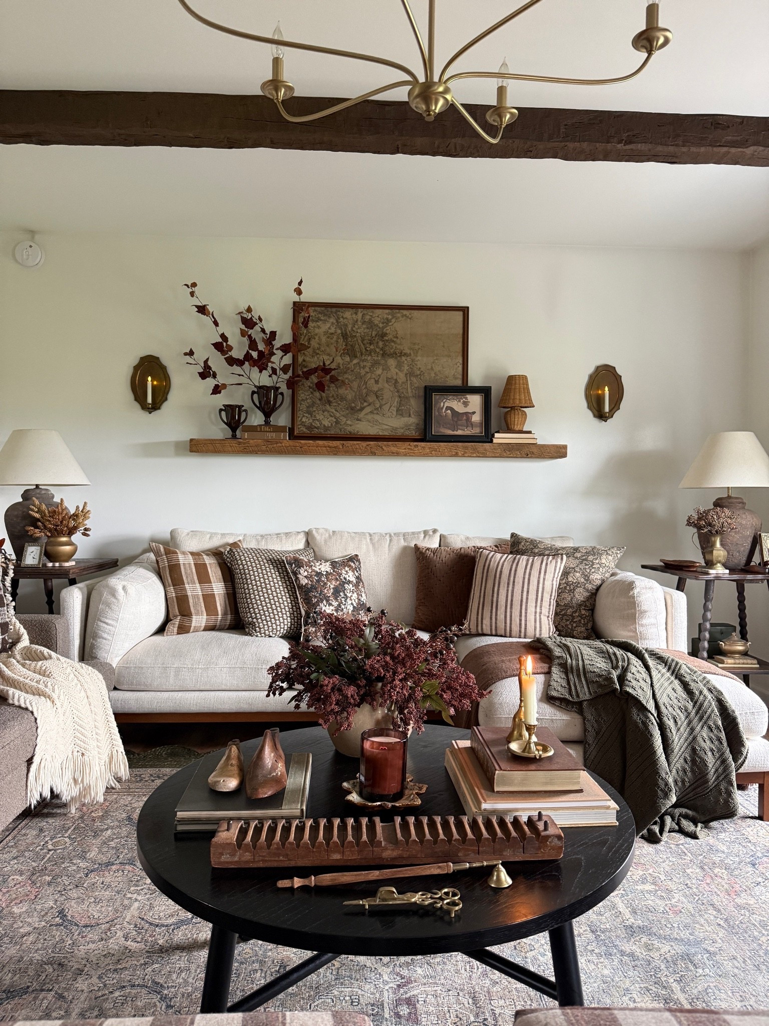 #falldecor ##vintagemodern #cottagecore #falllivingroom

#LTKSeasonal