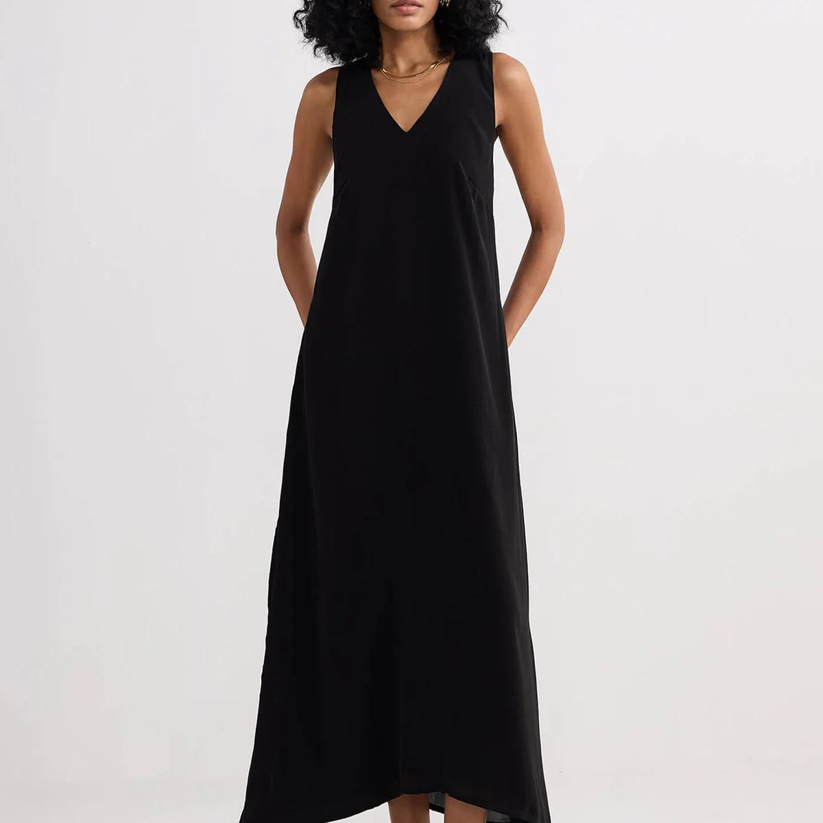 Crossed in Chic Sleeveless Maxi Dress in Black | Reistor