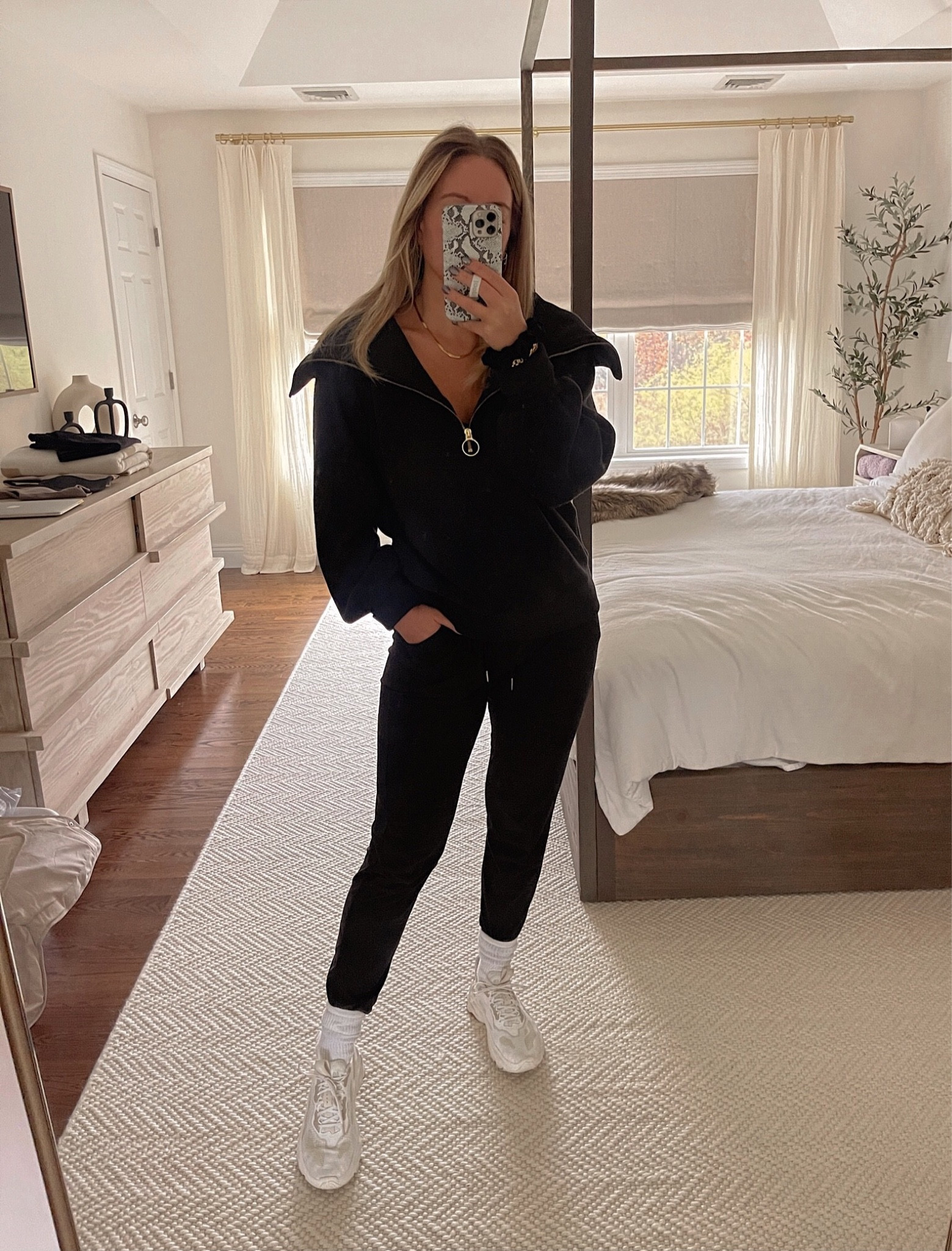 Varley zip up sweatshirt and joggers, loungewear, cozy outfit



#LTKSeasonal #LTKtravel #LTKfit