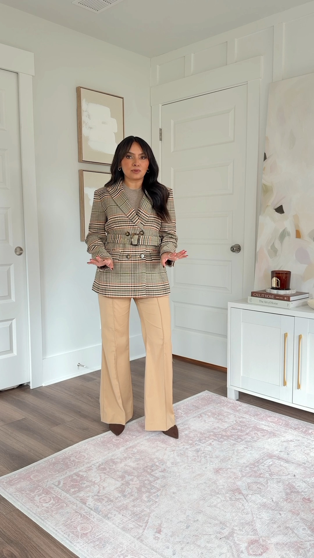 Plaid pure chocolate blazer size 0 petite TTS
Light brown sweater size xxs TTS
Tan cafe au lait pants size 2 petite TTS
Brown heels size 5 TTS

#LTKPetite #LTKSaleAlert #LTKWorkwear