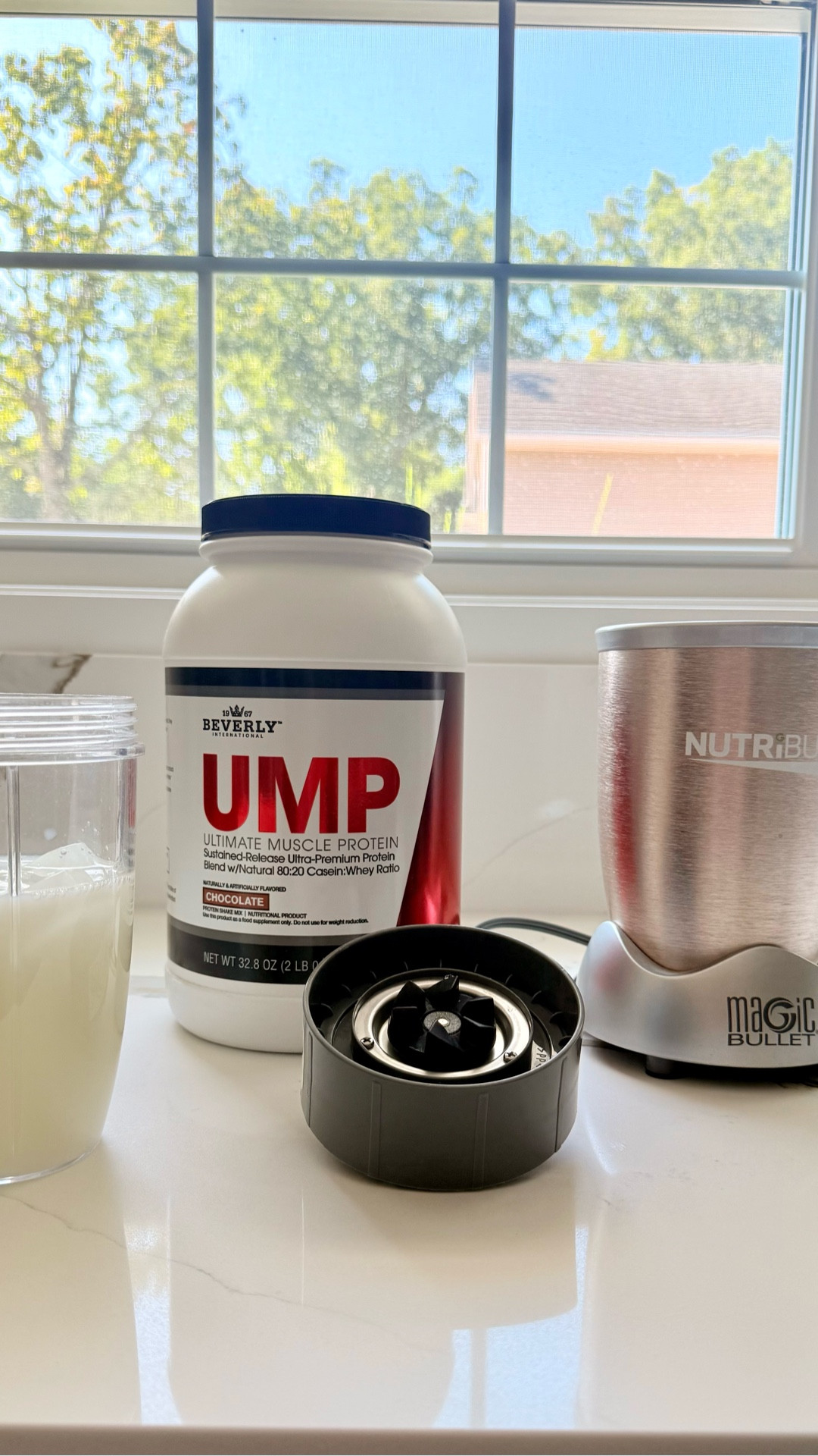 Prior to my thyroid issues and my pregnancy in 2023 I was a fitness guru. Now that my body is finally recovering back to pre-disease life, I’m back in the game. Here’s my FAVORITE protein, suggested to me by my dad who people refer to as hulk… sooooo that’s all you need to know 😅

#beverlyhillsprotein
#pelotonteachers
#teacherswholift
#strengthtraining 
#fitness