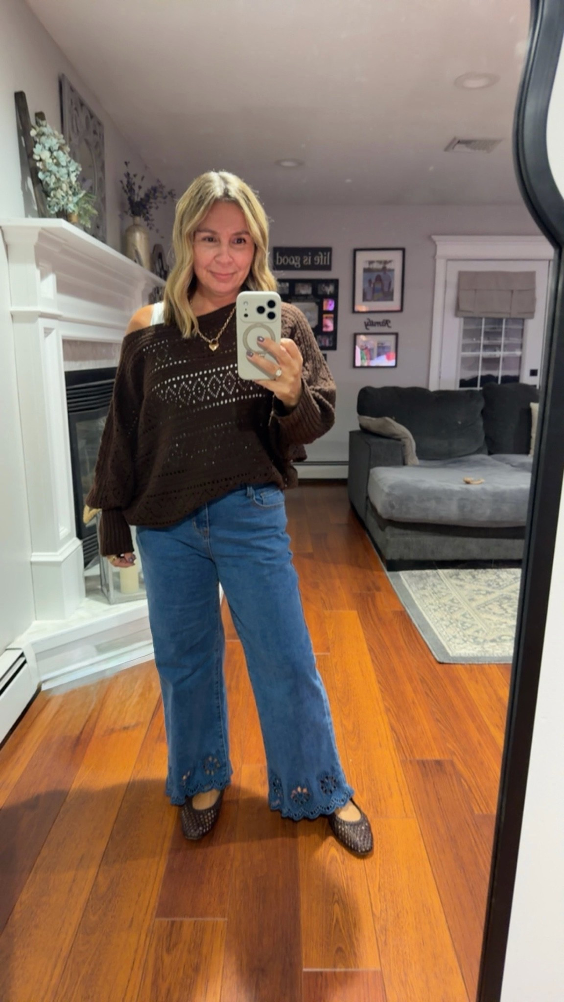 Fall outfit women over 50
I love these jeans I’m wearing an 8 and a medium in the sweater

#LTKOver40 #LTKMidsize #LTKSaleAlert