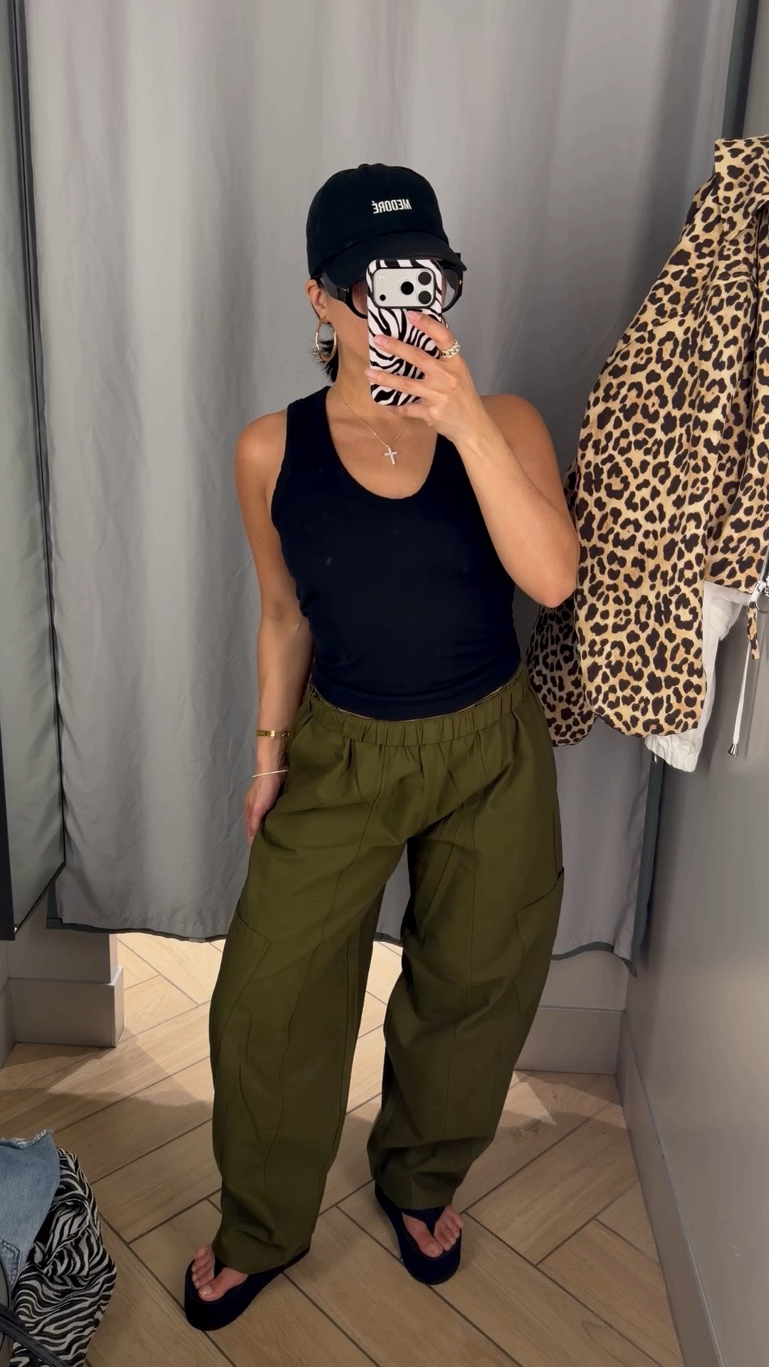 Cute pants wearing size small. 

#LTKPetite #LTKgrwm #LTKootd