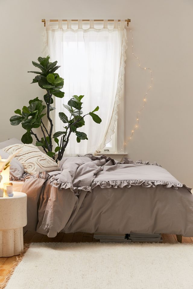 Lily Ruffle Duvet Cover | Urban Outfitters (US and RoW)