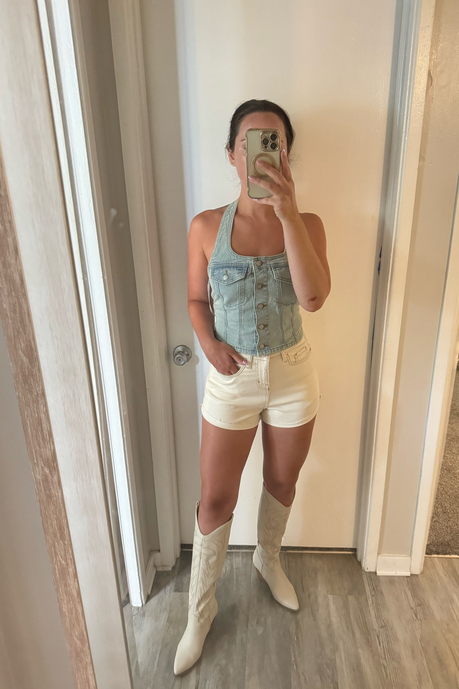 XS in top • 0 is shorts. Boots TTS

Cute for a concert this summer!



#LTKStyleTip #LTKFindsUnder50 #LTKParties