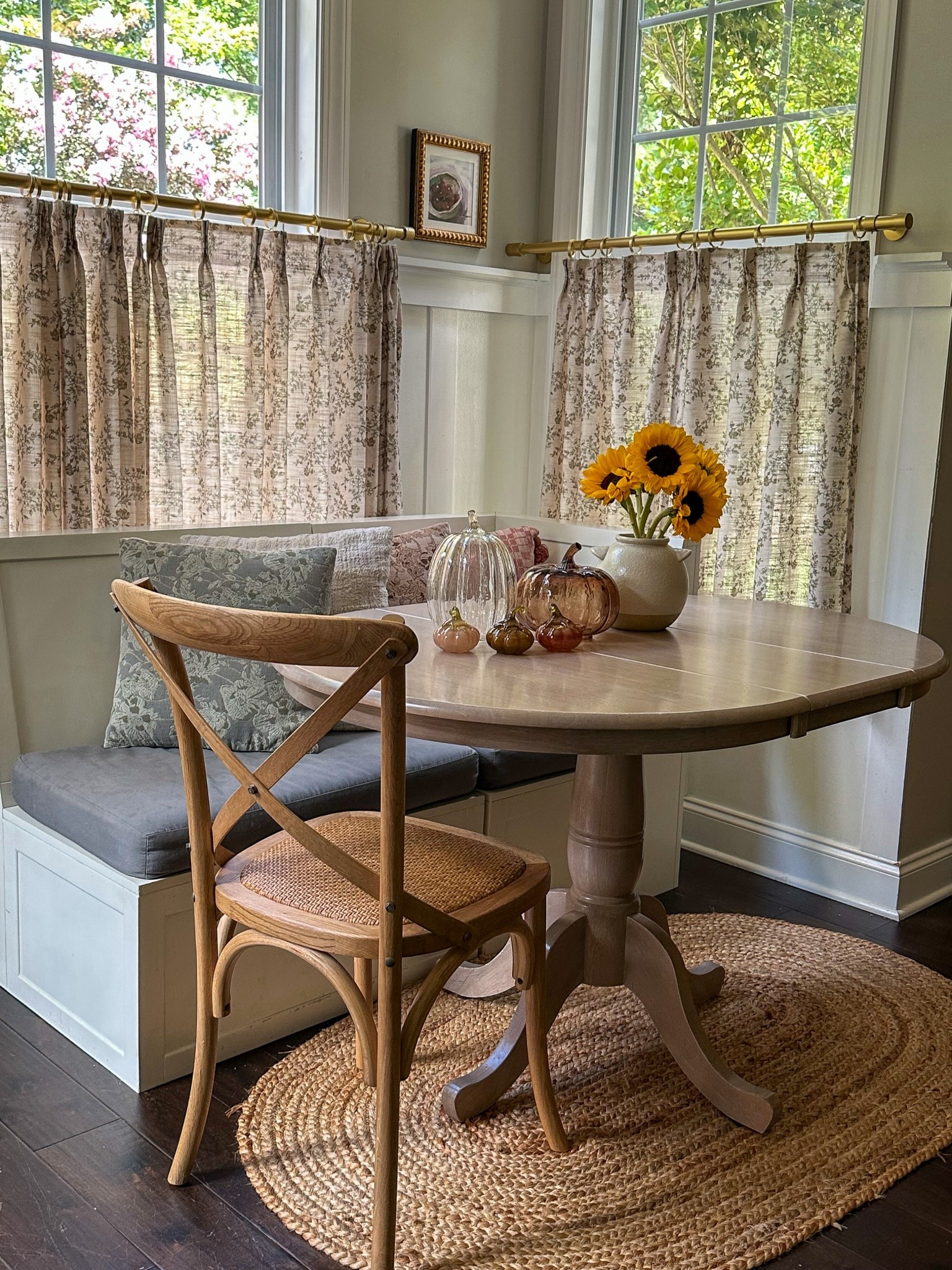 My little kitchen nook is officially fall-ready 🍂✨ Between the cozy banquette seating, café curtains, and these under-$50 glass pumpkins, it’s the perfect mix of charm + functionality. This is where coffee tastes better, conversations linger, and seasonal style meets everyday living. 🍁
⸻

#FallHomeDecor #KitchenNook #CozyKitchen #CafeCurtains #BanquetteSeating #LTKHome #LTKFall #LTKDecor #FallVibesOnly #HomeInspo #TableStyling #GlassPumpkins #FallFavorites #HomeWithStyle #LTKSeasonal
 

#LTKHome #LTKU #LTKSeasonal