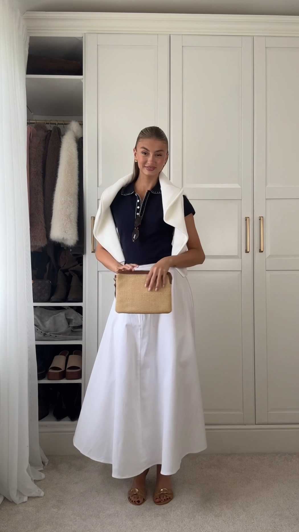 Linked similar pieces girls as unfortunately some pieces are old / out of stock 🥹


Summer outfit, white skirt, chic outfit, daytime outfit
