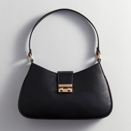 Black shoulder bag 

#LTKfindsunder50 #LTKitbag #LTKstyletip