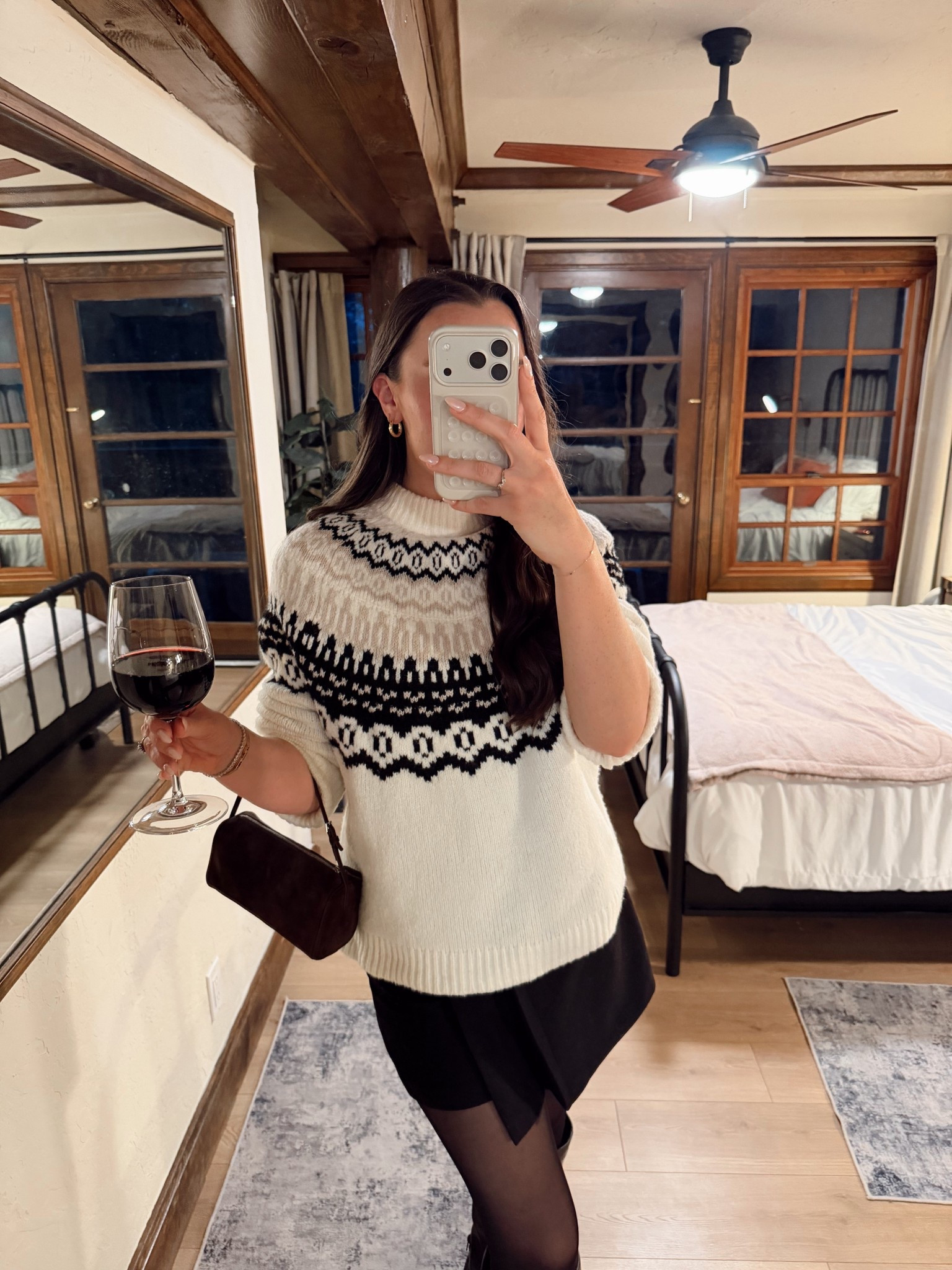 have been wearing this little handbag with every outfit this season! 🤎 i got brown suede but linking the black leather too because that’s next on my list 🤭

#LTKootd #LTKFindsUnder100 #LTKGiftGuide